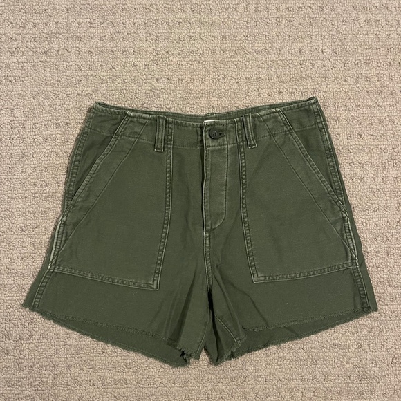 Gap Olive High Rise Utility Short - Picture 1 of 3